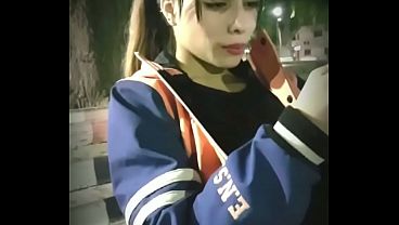 Download Video - Estudiante Argentina hace exhibicionismo todos los dias a la salida de la escuela