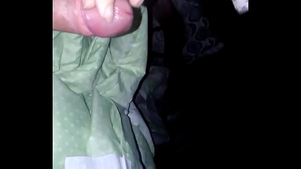 Batendo punheta de leve