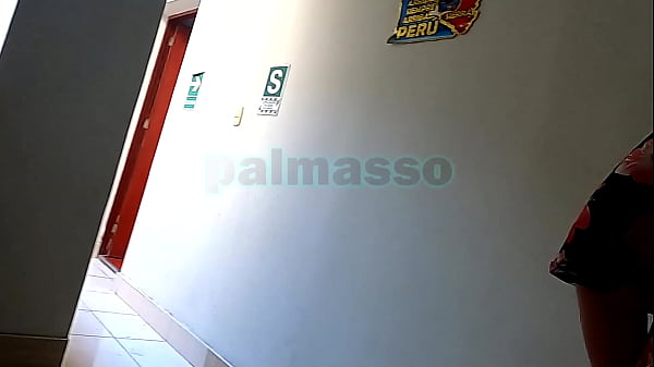 Download Video - Una inocente se&ntilde;ora madura es pillada en la calle por un pervertido&colon; &mdash;&iexcl;Me convenciste&excl; Vamos a follar&comma; pero me prestas dinero&comma; por favor&period;