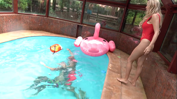 Baybitch parody with busty Florane russell - gangbang,DAP, dpp ,outdoor