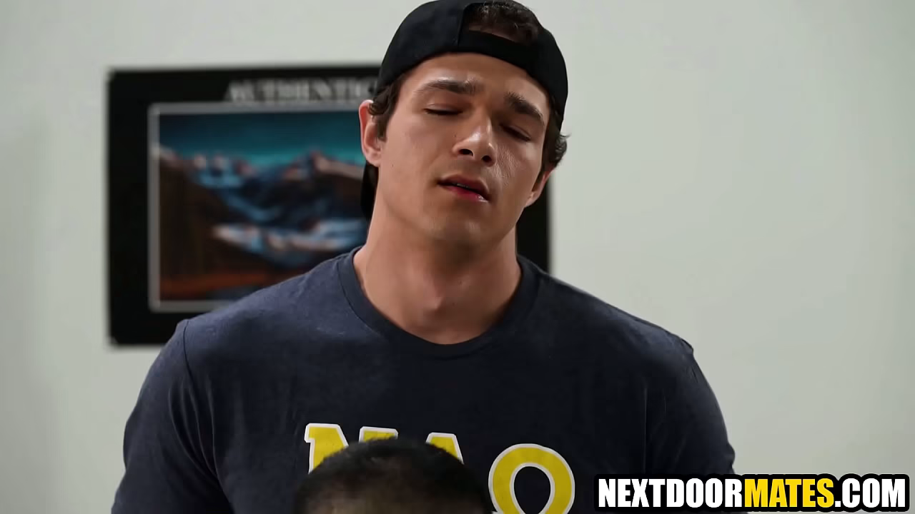 Un deportista de una fraternidad se acuesta con una compañera de clase asiática.
                    anal sucking blowjob student college gay bareback big cock big dick fraternity gaysex gayporn gay blowjob gay sex gay anal gay porn no condom hot guys frat boys without condom muchos negros