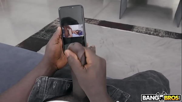 Niki Harris Fucks Roommate