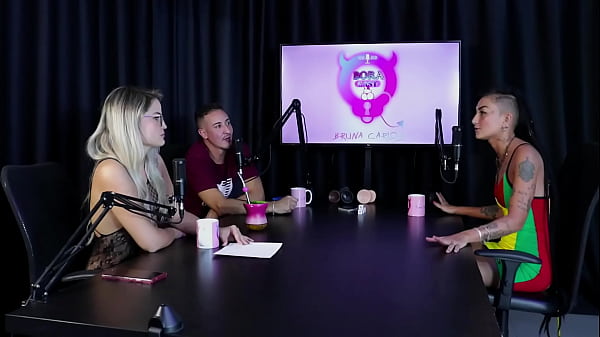 They've already asked for a dog fetish, they think the actress/creator division is wrong and they're liberal - Caroleta Roots & Bruna Carlos (SHEER/RED)