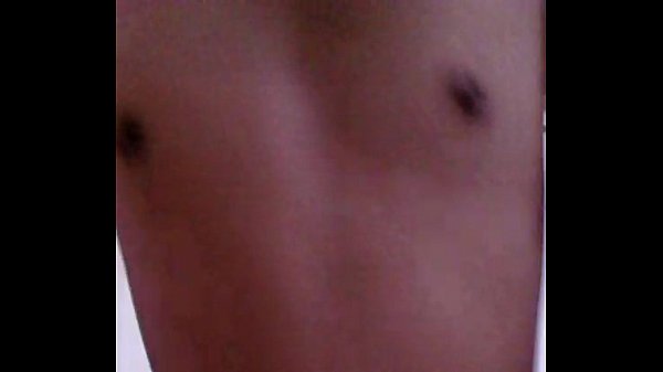 Download Video - quay l&eacute;n em trai rửa chim trong nh&agrave; tấm