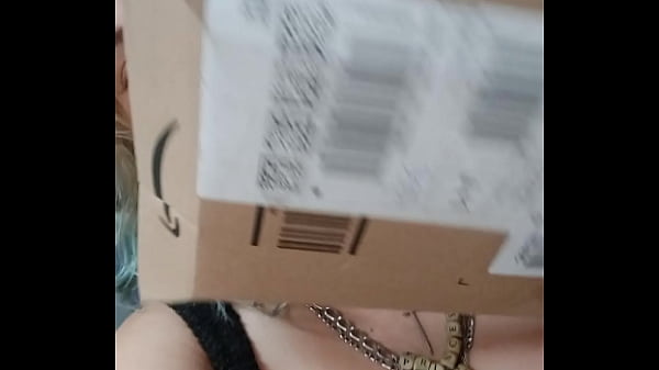  Je Vais Ouvrir Un Colis Un Peu Spécial En Live  Tu Viens Me Voir ?