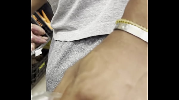 Fui no hortifruti sem cueca pra chamar a aten&ccedil;&atilde;...