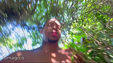 Download Video - A Famosinha casada foi fazer trilha e deu no mato pro seu amante enquanto o marido estava trabalhando