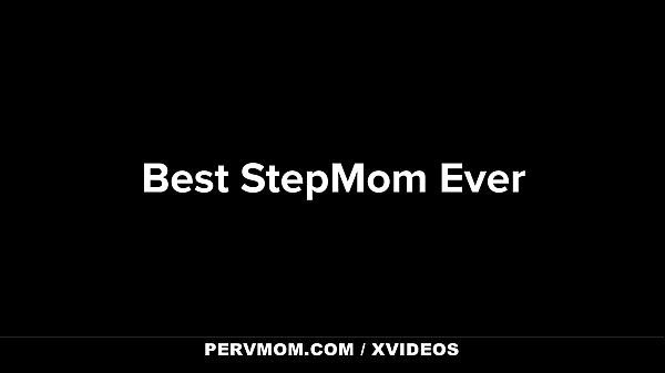 PervMom - Fit MILF StepMom (Desiree Dulce) Gets Stuck And I Fuck Her