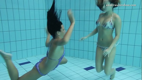 Silvie and Zhanetta underwater naked babes