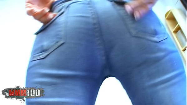 Fucking on the sofa with Saray a splendid latina with big tits