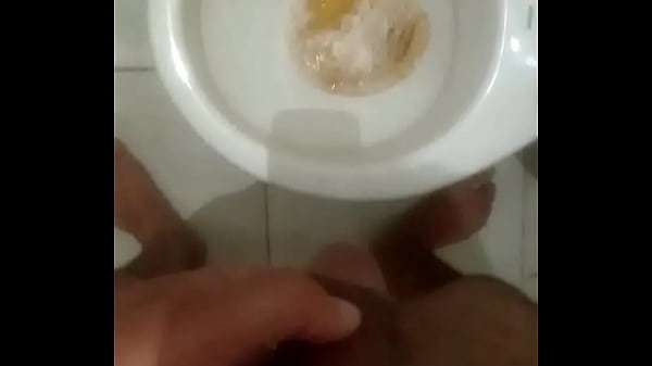 Download Video - Quero mijar em voc&ecirc; - me deixa mijar em voc&ecirc;&quest; N&atilde;o quer um banho de urina&quest;