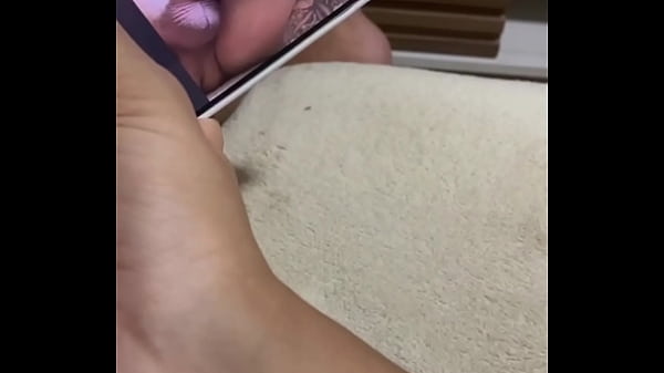 ANAL - Safado arrega&ccedil;ou meu cuzinho at&eacute; encher ele todo de porra