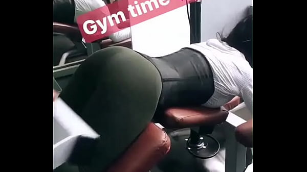 This ass gets molded