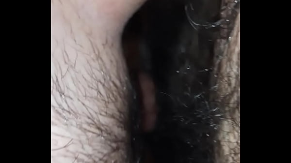 Je Pisse Partout Sur Sa Bite Juteuse