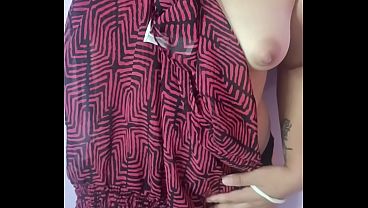 Enseñando las tetas