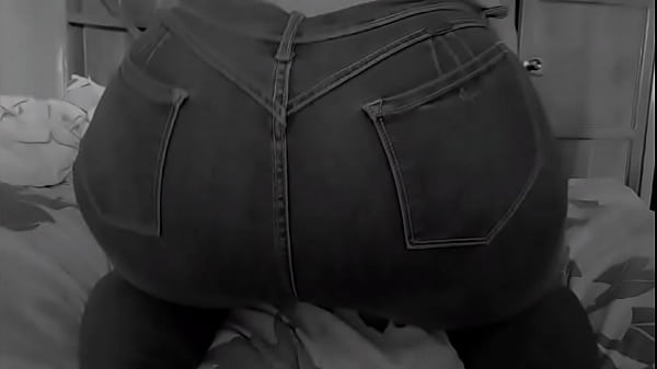 Le grabo el culote antes de culearmela