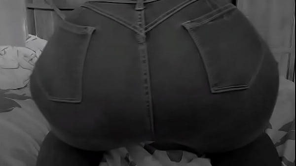 Le grabo el culote antes de culearmela