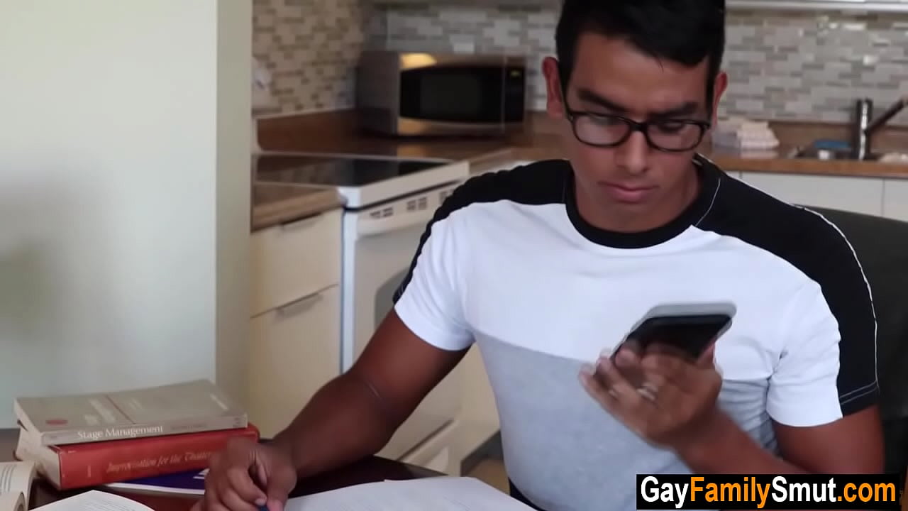 El padrastro malvado viene a la habitación del hijastro para una mamada
                    sucking blowjob gay family twink taboo stepfather stepdad step stepson step dad gay sex gay boy old and young gay porn step daddy fucked up family stepdad and stepson step father stepfather and stepson muchos negros