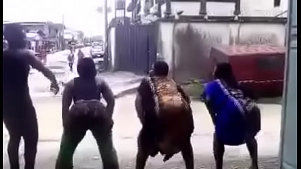 who are they? je choisis celle du milieu et toi?