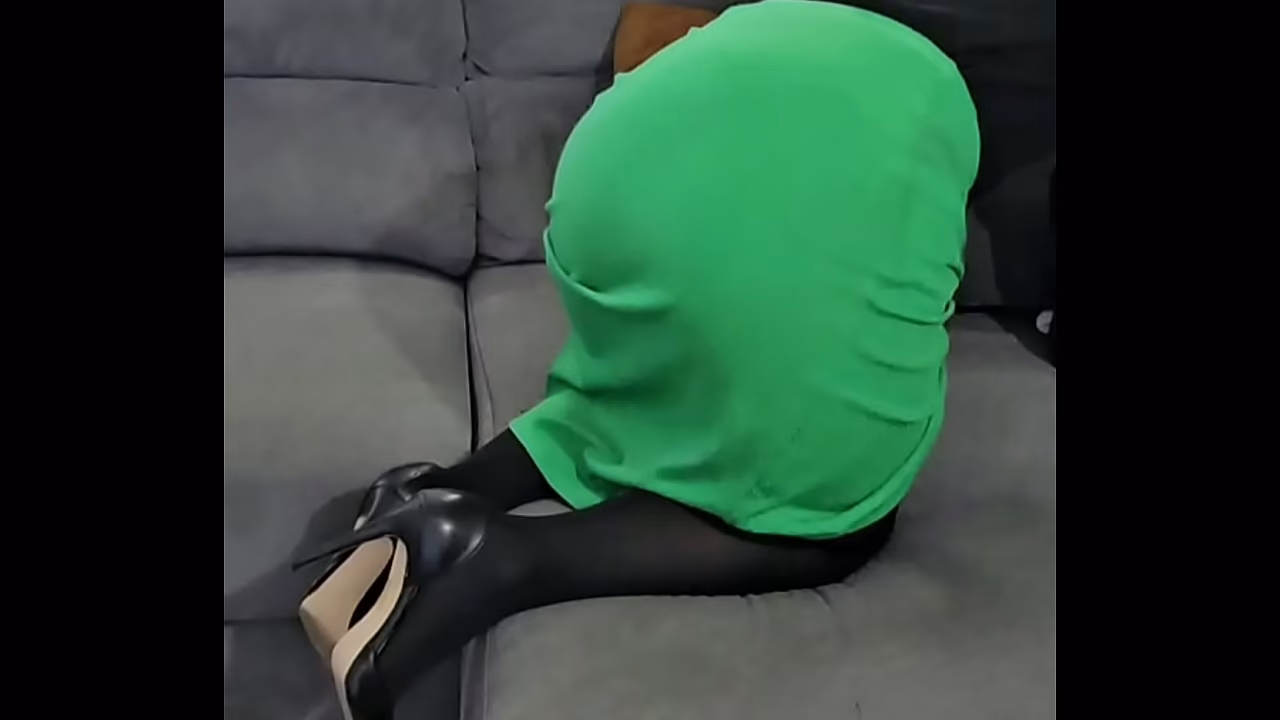 Mon gros cul t'_attend toi et ta grosse bite