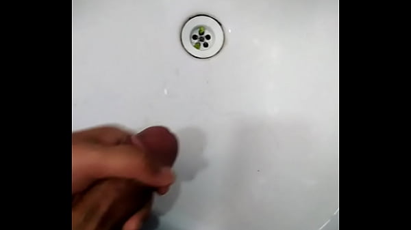 Jalando mela en baño