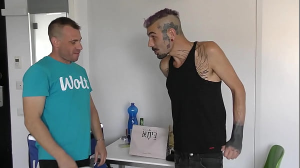 A horny Walt messenger arrives at the delivery ...