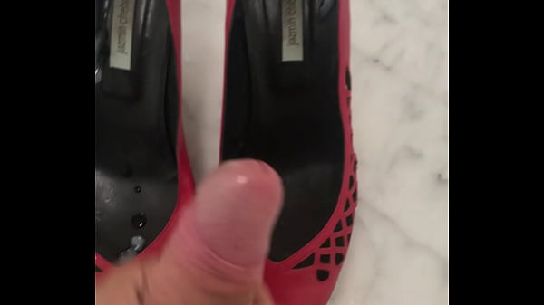 Download Video - Jazmin Chebar shoes cumshot