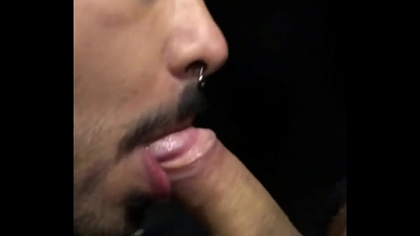 Thomas Murlick - Encontro explosivo no banheiro...