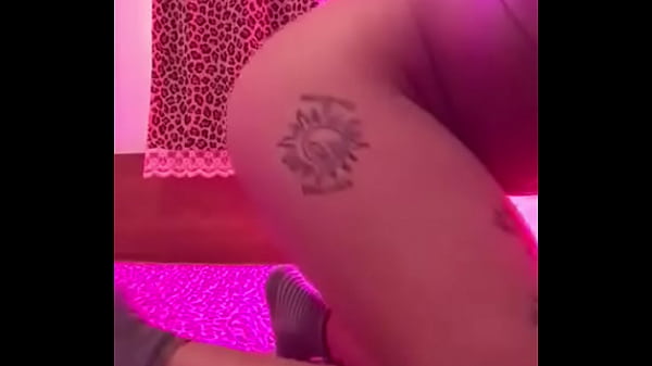 rich asshole with the face of a whore, touches herself Thumbnail