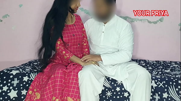 Priya, who came from the NEW YEAR party, was forcefully sucked by her father-in-law by holding her head and then thrashed her for a tremendous amount. in clear Hindi voice