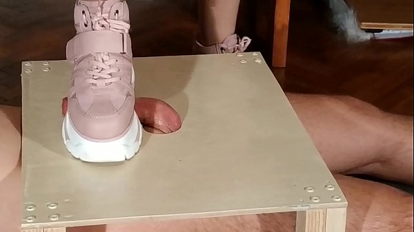 Download Video - Domina cock stomping slave in pink boots &lpar;magyar al&aacute;z&aacute;s&rpar; pt1 HD