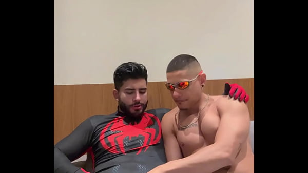 Download Video - Mamando o Homem aranha&period;