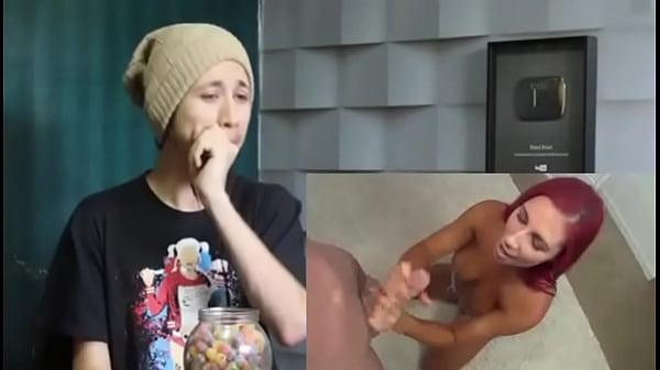thumb react a porno
