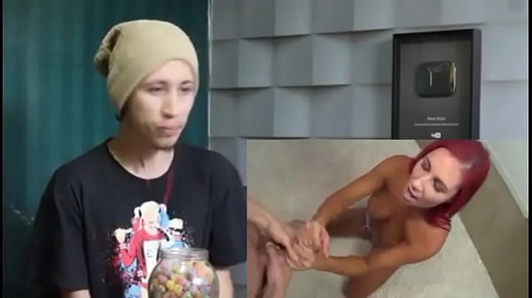 thumb react a porno