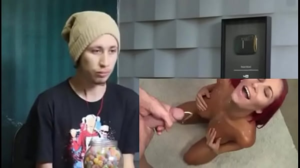 thumb react a porno