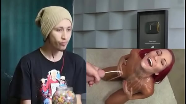 thumb react a porno