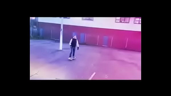 Zimmer Frappe Des Tours Noueux Du Premier Coup