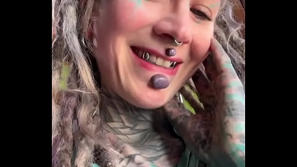 What can I do best with my tongue ?Wrong asnwers only in the commentzZ ...--------#tonguesplit #tongue #bodymodi...