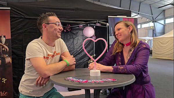 Au salon de l'&eacute;rotisme d'Albi 2024 je me chauffe avec mon ch&eacute;ri pour aller ...