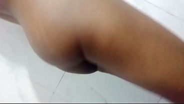 アジア美女の放尿動画