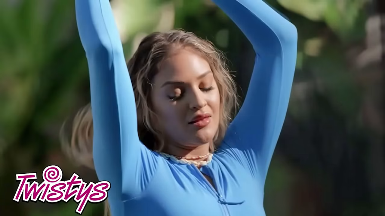 TWISTYS - Gizelle Blanco&rsquo_s Beach Babe Moves: Blue Thong Tease, Bonfire Dance, And Soaked Solo Orgasm