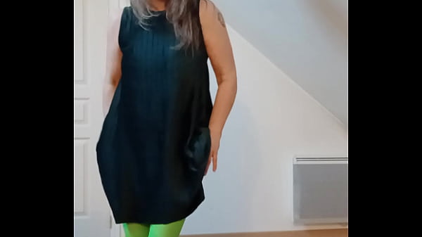 2025 03 17 Esclave F strip tease st patrick