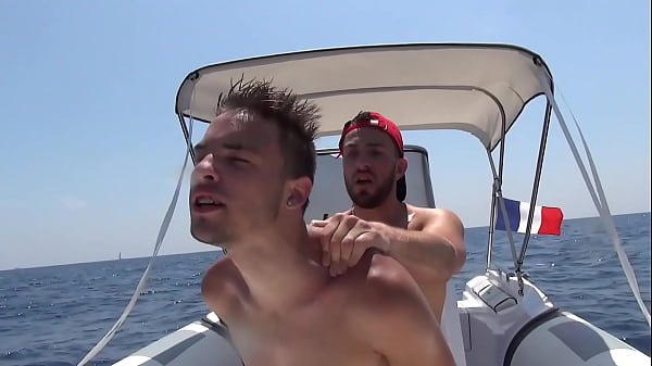 Bande annonce | Baise puissante d'un petit cul ...