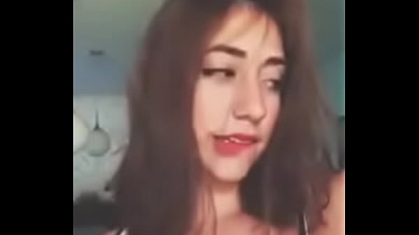 Quem é ela? Who is she?