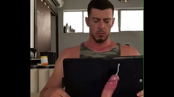 Nice free-hand cumshot