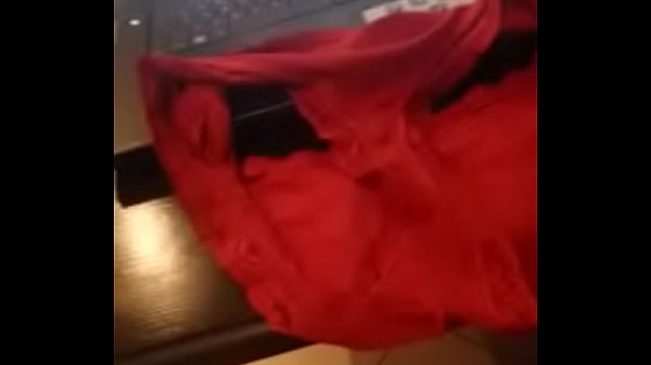 Abgesprizt auf Sunny ihre panty