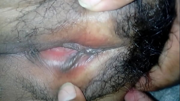 Download Video - Mi esposa d&period; y con su concha peluda y toda abierta