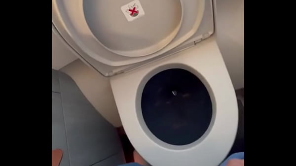 D1Ego B4Rros S'exhibe Dans Un Avion