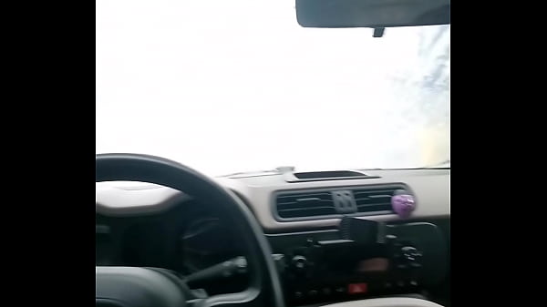 Download Video - Mentre lavo la macchina il grande culo della mia matrigna mi fa eccitare e mi succhia il cazzo dentro il carwash