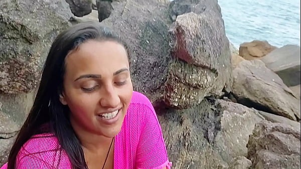 Cumming in the mouth of a stranger I met on the beach, outdoor sex with people watching.Dogging (Adão and Eva)